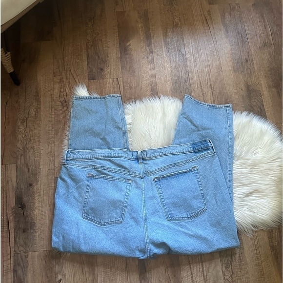 ABERCROMBIE & FITCH Curve Love The Straight Mid Rise Jeans - Picture 6 of 7